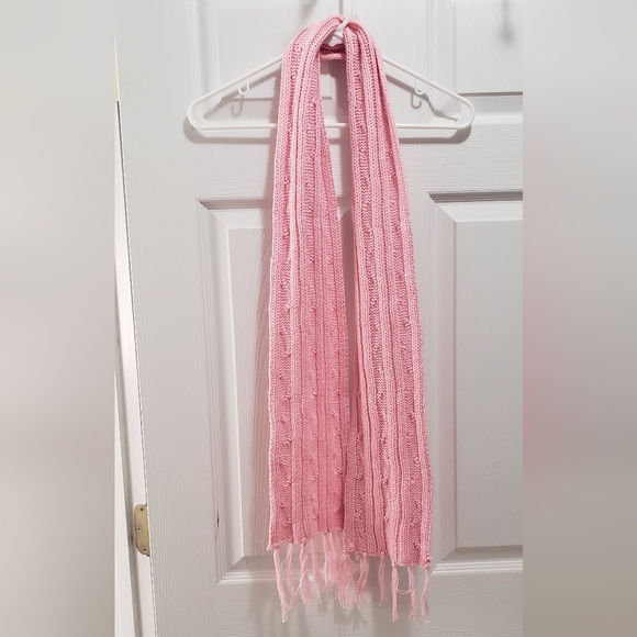 Light Pink Scarf with Ribbed Texture and Fringes - Picture 2 of 8